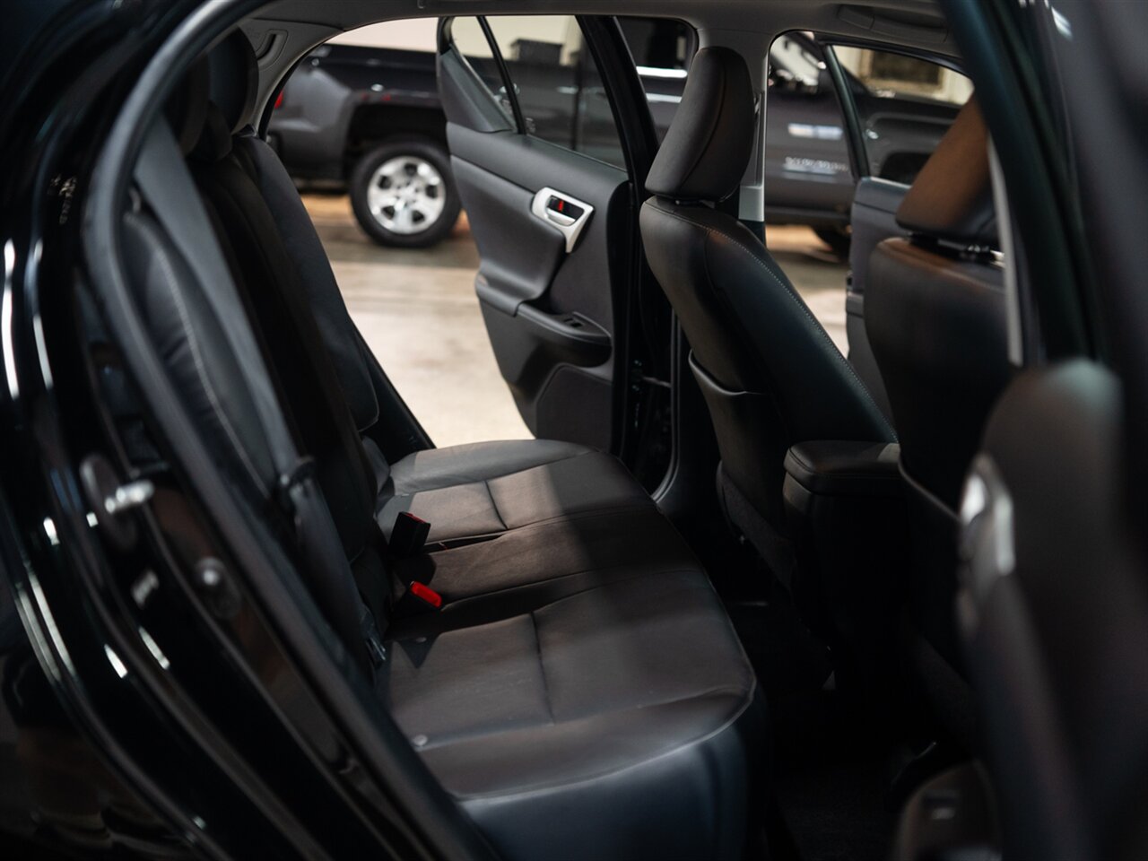 2012 Lexus CT 200h   - Photo 34 - Peoria, IL 61615