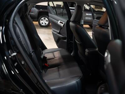 2012 Lexus CT 200h   - Photo 34 - Peoria, IL 61615