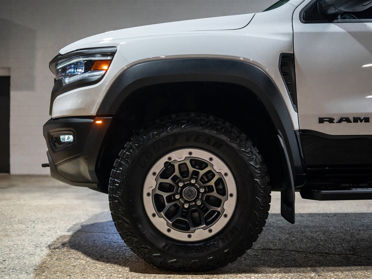 2022 RAM 1500 TRX - Photo 16 - Peoria, IL 61615