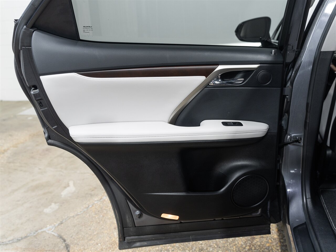 2022 Lexus RX 350   - Photo 30 - Peoria, IL 61615