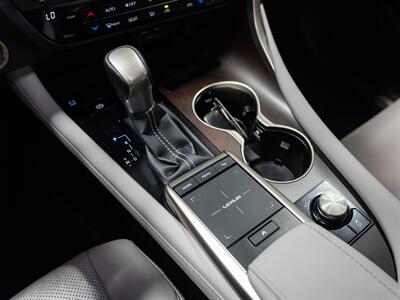 2022 Lexus RX 350   - Photo 26 - Peoria, IL 61615