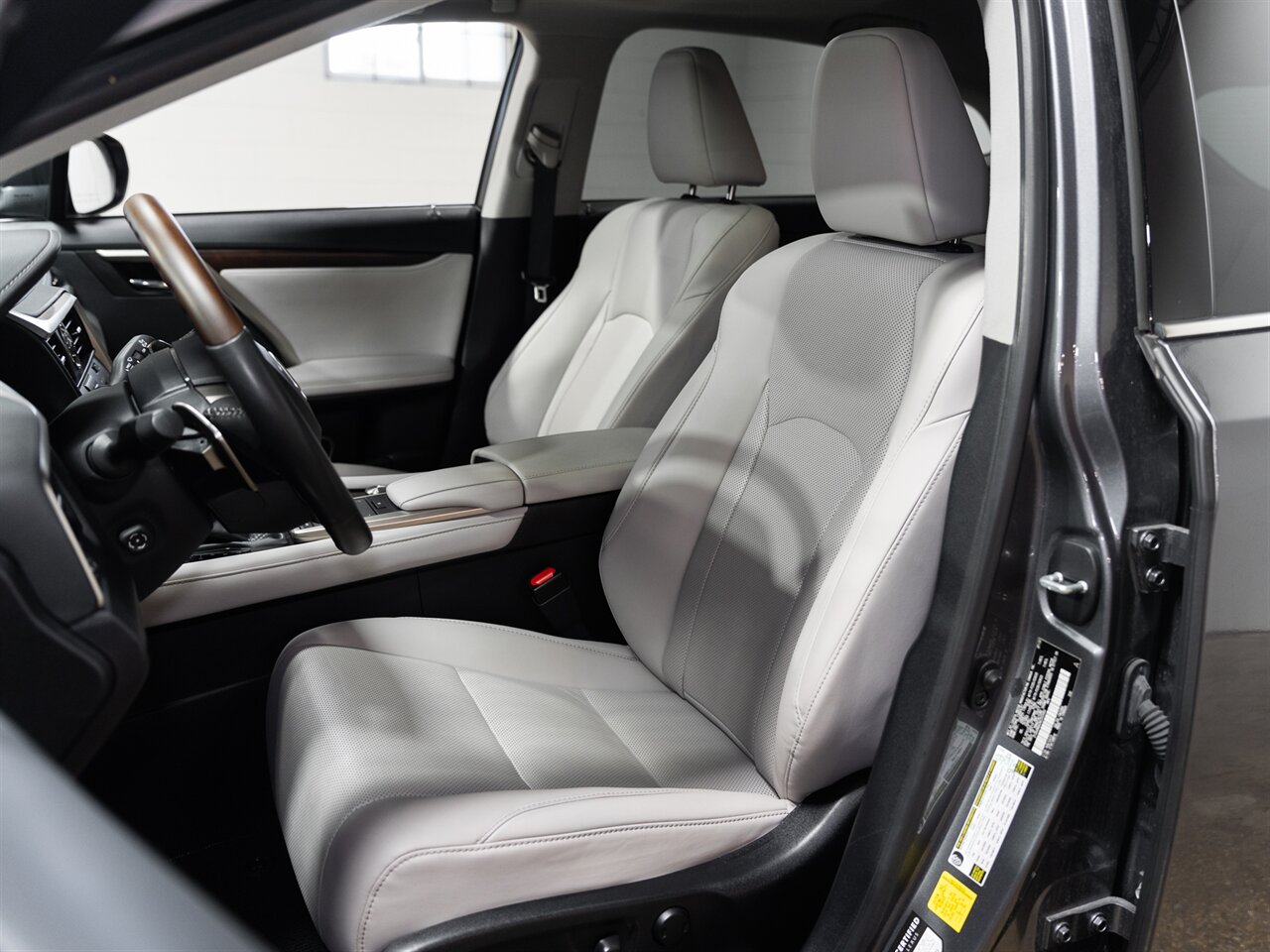 2022 Lexus RX 350   - Photo 16 - Peoria, IL 61615
