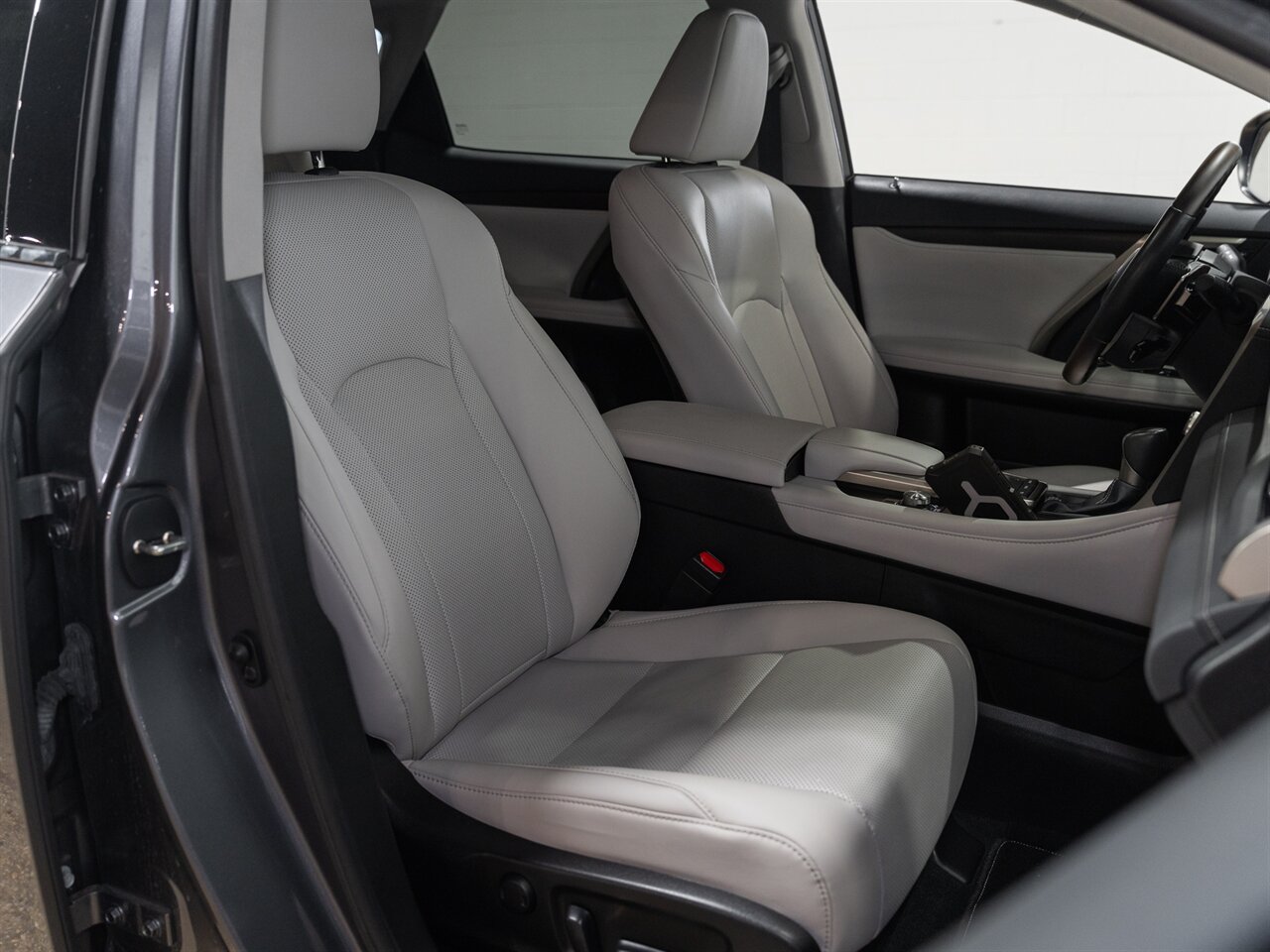 2022 Lexus RX 350   - Photo 17 - Peoria, IL 61615