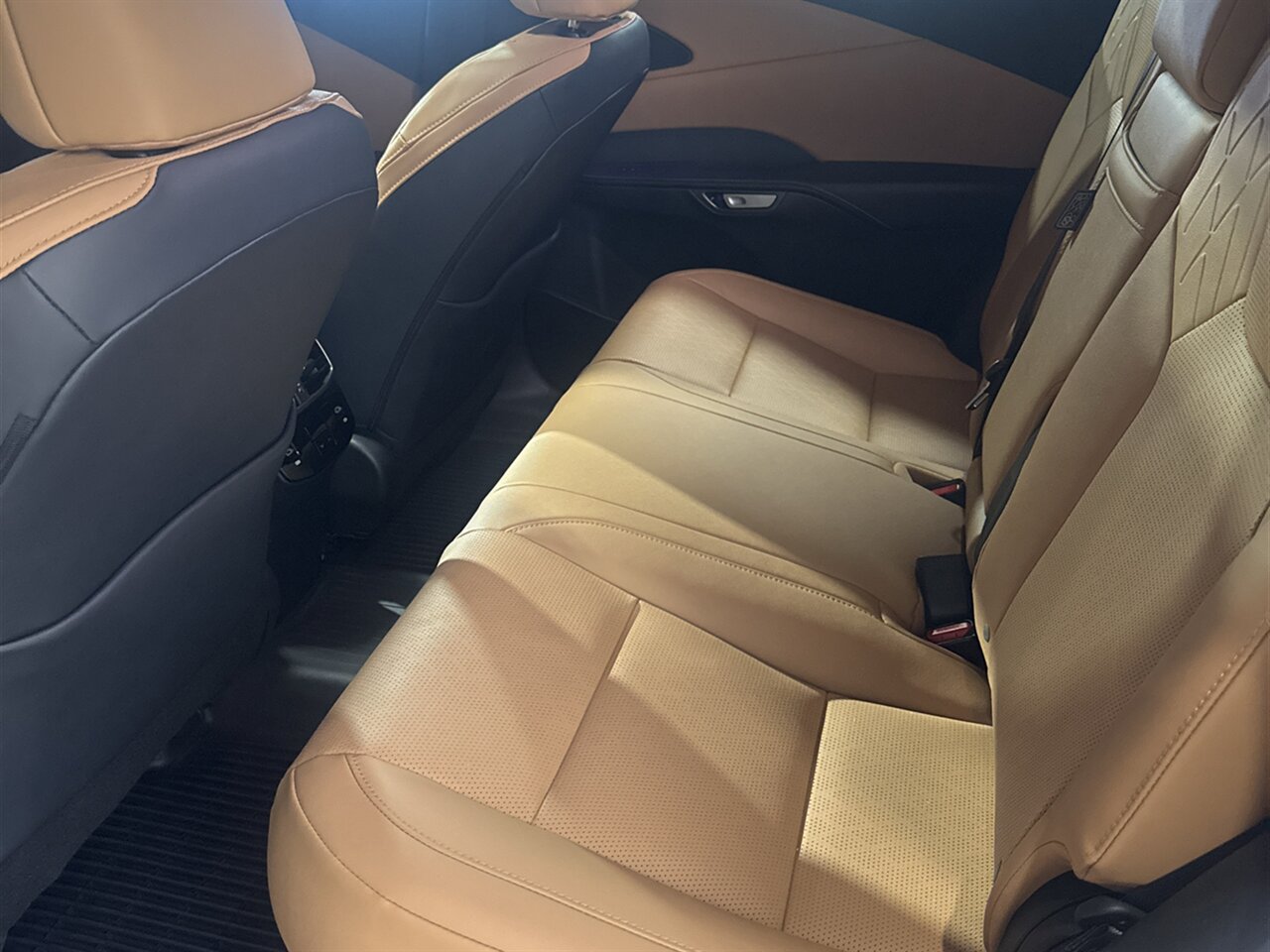 2024 Lexus RX 350 Premium+ - Photo 3 - Peoria, IL 61615