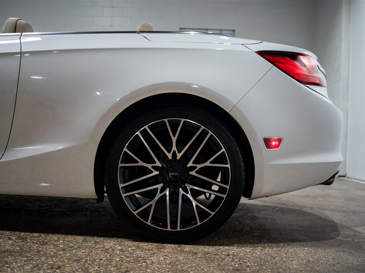 2016 Buick Cascada Premium - Photo 9 - Peoria, IL 61615