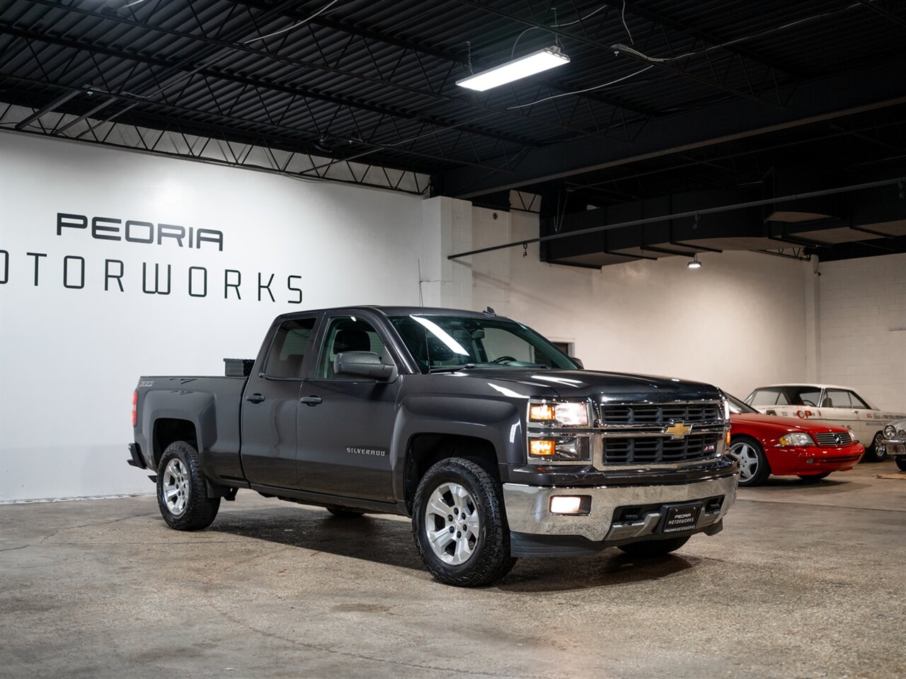 2014 Chevrolet Silverado 1500 LT Z71 - Photo 2 - Peoria, IL 61615