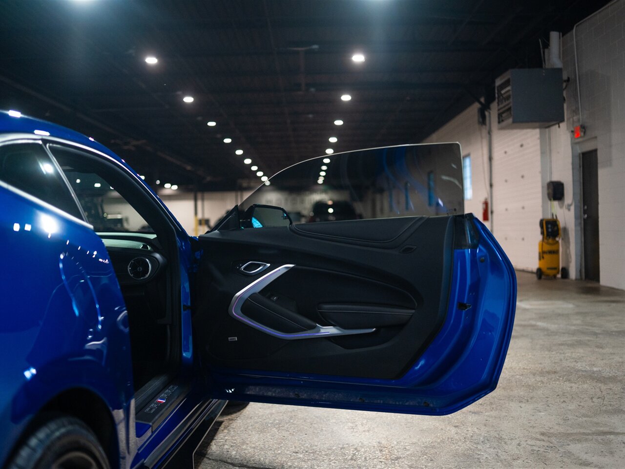2018 Chevrolet Camaro SS - Photo 27 - Peoria, IL 61615