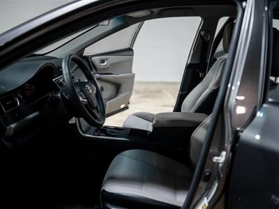 2017 Toyota Camry SE   - Photo 32 - Peoria, IL 61615