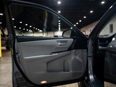 2017 Toyota Camry SE   - Photo 26 - Peoria, IL 61615