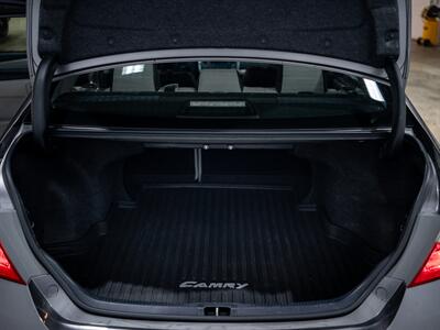 2017 Toyota Camry SE   - Photo 17 - Peoria, IL 61615