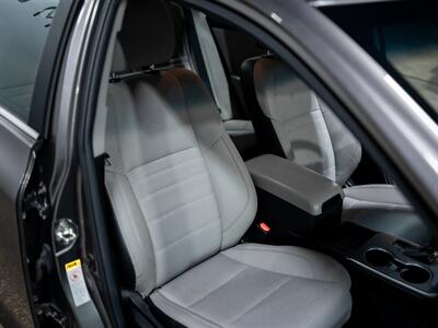 2017 Toyota Camry SE   - Photo 30 - Peoria, IL 61615