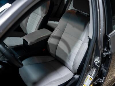 2017 Toyota Camry SE   - Photo 29 - Peoria, IL 61615