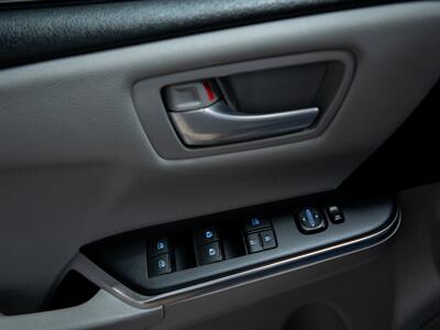 2017 Toyota Camry SE   - Photo 37 - Peoria, IL 61615