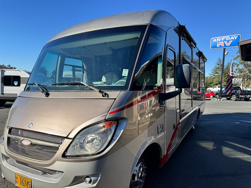 2011 Winnebago VIA 3500  25Q