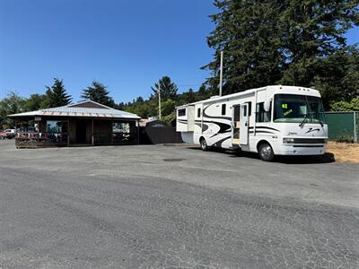 2002 National Dolphin 6355   - Photo 3 - Brookings, OR 97415
