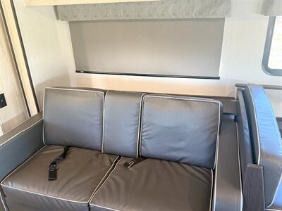 2023 Forest River 2550 DS  SUNSEEKER - Photo 4 - Redmond, OR 97756
