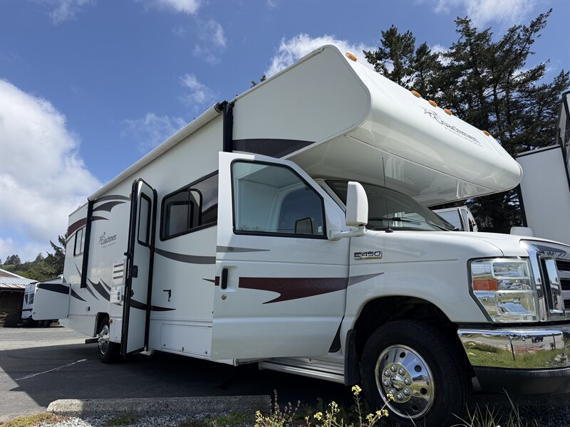 2011 Coachmen FREELANDER 30QB  CLASS C - Photo 1 - Brookings, OR 97415