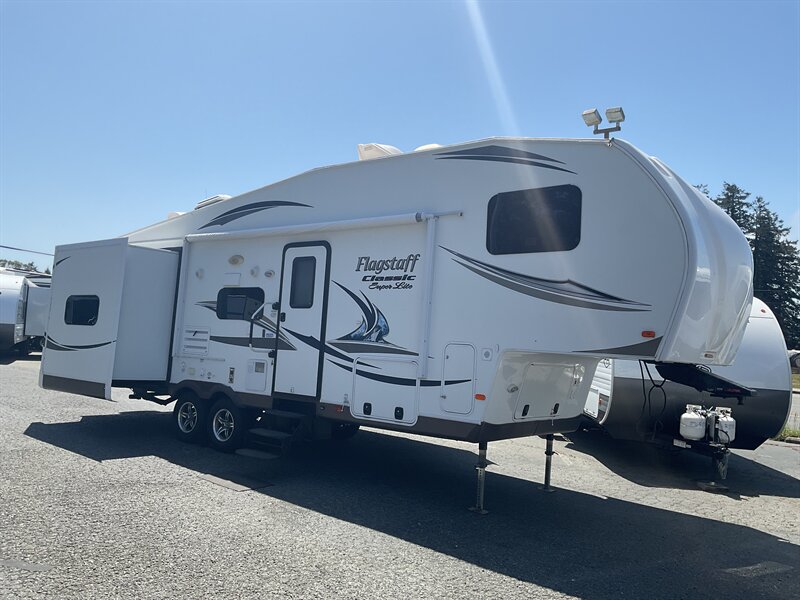 2014 Forest River Flagstaff Lite 8528BHWS   - Photo 1 - Brookings, OR 97415