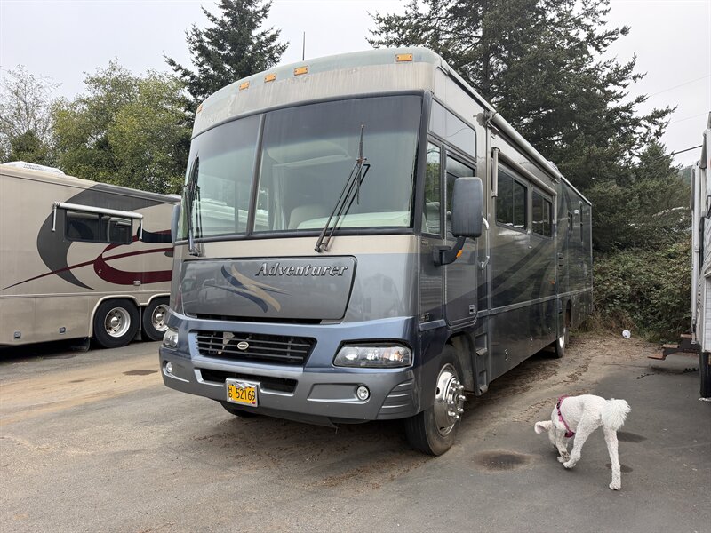 2005 Winnebago ADVENTURER 35A  