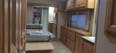 2006 Fifth Wheel Carriage Cameo LXI 35 FT   - Photo 14 - Redmond, OR 97756