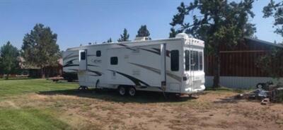 2006 Fifth Wheel Carriage Cameo LXI 35 FT   - Photo 4 - Redmond, OR 97756