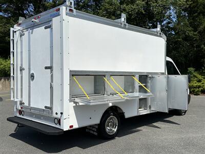 2017 Ford Transit 350 HD   - Photo 11 - South Weymouth, MA 02190