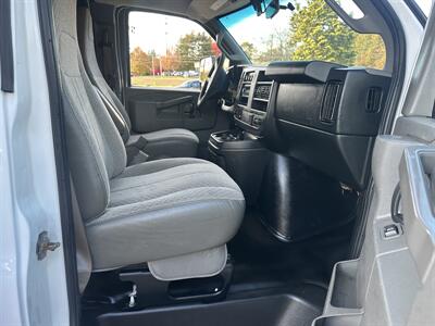 2017 Chevrolet Express 3500   - Photo 17 - South Weymouth, MA 02190