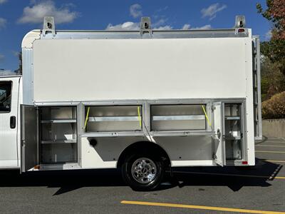 2018 GMC Savana 3500 - Photo 10 - South Weymouth, MA 02190