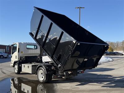 2022 Isuzu NQR   - Photo 8 - South Weymouth, MA 02190