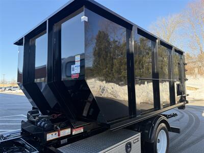 2022 Isuzu NQR   - Photo 19 - South Weymouth, MA 02190