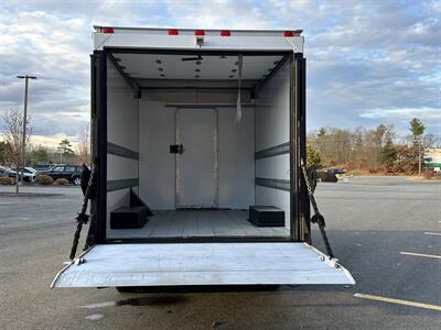 2009 Chevrolet Express 3500 10' BOX  Liftgate - Photo 11 - South Weymouth, MA 02190