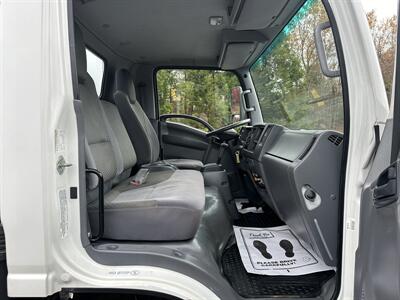 2015 Isuzu NPR HD 14' Box   - Photo 16 - South Weymouth, MA 02190