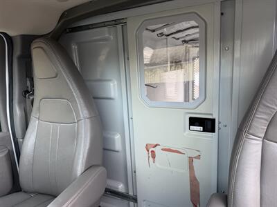 2018 Chevrolet Express 3500   - Photo 17 - South Weymouth, MA 02190