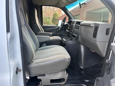 2003 Chevrolet EXPRESS 3500 G30   - Photo 17 - South Weymouth, MA 02190