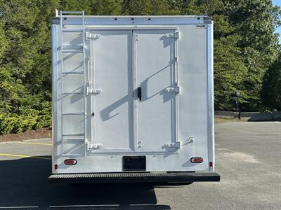2018 GMC Savana 3500   - Photo 5 - South Weymouth, MA 02190