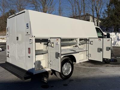 2023 Ford E-350 SD   - Photo 18 - South Weymouth, MA 02190
