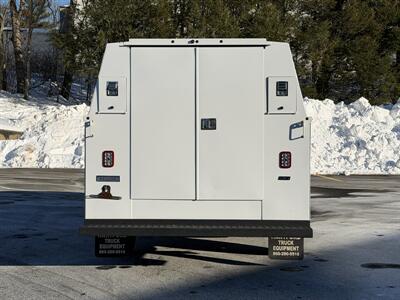 2023 Ford E-350 SD   - Photo 11 - South Weymouth, MA 02190