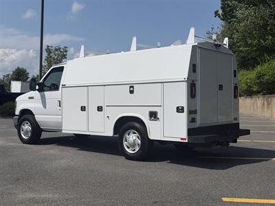 2022 Ford E-350 SD - Photo 4 - South Weymouth, MA 02190
