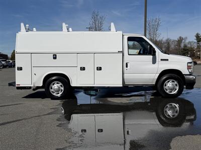 2022 Ford E-350 SD   - Photo 7 - South Weymouth, MA 02190