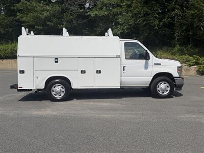 2022 Ford E-350 SD - Photo 7 - South Weymouth, MA 02190