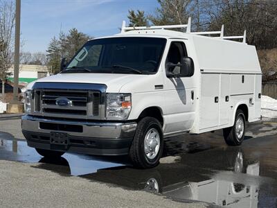 2022 Ford E-350 SD   - Photo 2 - South Weymouth, MA 02190