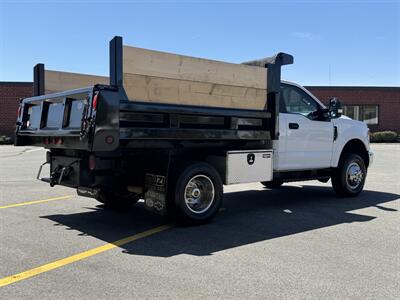 2017 Ford F-350 Super Duty XL   - Photo 5 - South Weymouth, MA 02190