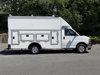 2022 Chevrolet Express 12' Utility Service Van 3500 Workport - Photo 7 - South Weymouth, MA 02190