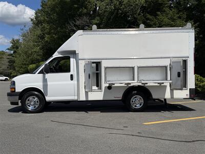 2022 Chevrolet Express 12' Utility Service Van 3500 Workport - Photo 9 - South Weymouth, MA 02190