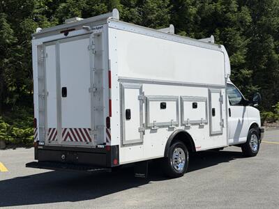 2022 Chevrolet Express 12' Utility Service Van 3500 Workport - Photo 6 - South Weymouth, MA 02190