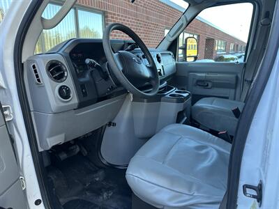 2011 Ford E450 14'   - Photo 16 - South Weymouth, MA 02190