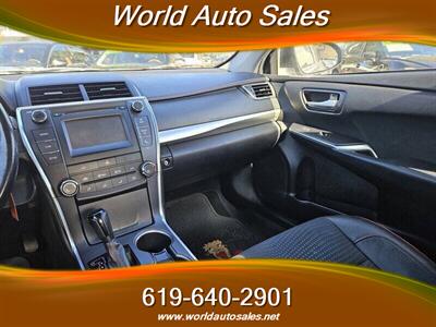 2015 Toyota Camry SE   - Photo 10 - San Diego, CA 92105
