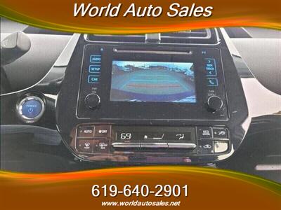 2018 TOYOTA PRIUS   - Photo 12 - San Diego, CA 92105