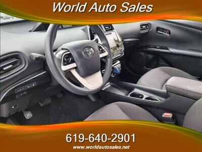 2018 TOYOTA PRIUS   - Photo 6 - San Diego, CA 92105