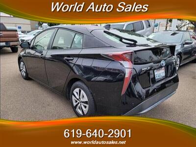 2018 TOYOTA PRIUS   - Photo 3 - San Diego, CA 92105